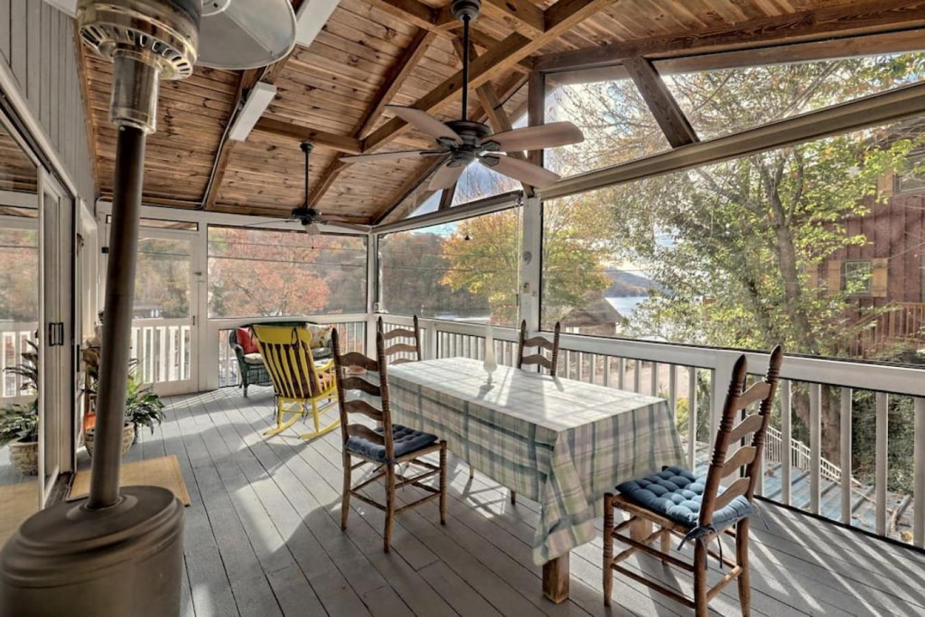 Hannahs Perch On Lake Burton With Private Top Patio And Bottom Dock Clayton Exterior foto